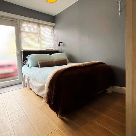 Shirley Apartments, Cozy Studio, Self Check In, 10 Min Drive To City Centre, Walking To Redbridge Train Station Southampton Eksteriør billede