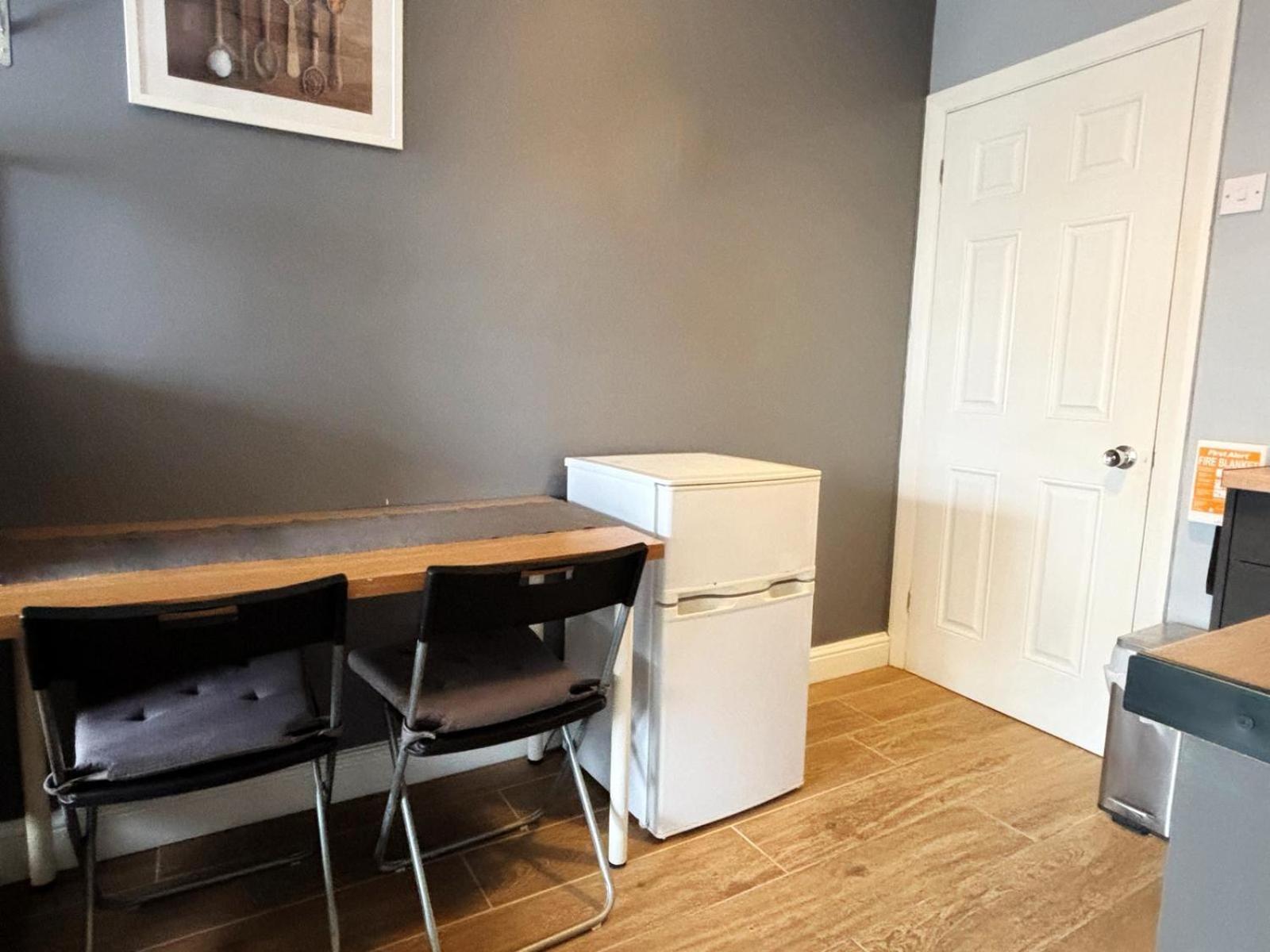 Shirley Apartments, Cozy Studio, Self Check In, 10 Min Drive To City Centre, Walking To Redbridge Train Station Southampton Eksteriør billede